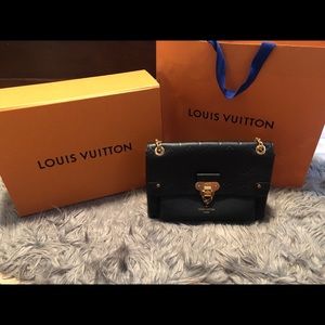 Black Louis Vuitton Vavin MM